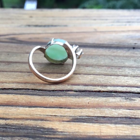 10kt yellow gold jade and diamond ring…2.5 grams - Picture 10 of 11